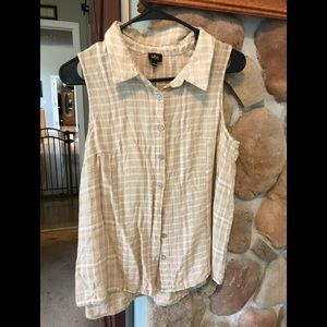 Sleeveless button down top